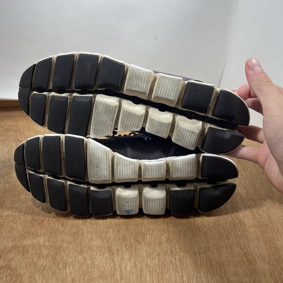 On Cloud Women Size 9 Swiss Engineering Running Shoes - Picture 9 of 11